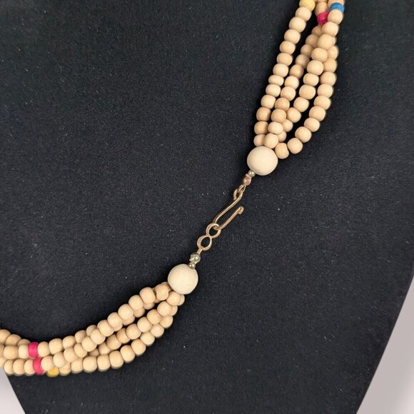 V. Wood Beaded Floral Necklace - Picture 5 of 6